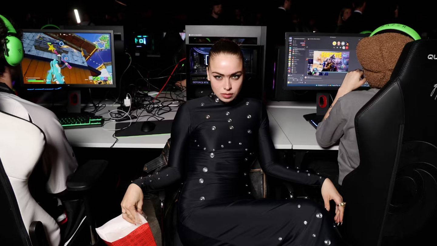 Coperni FW25: Gamers staan ​​centraal in een gedurfde fusie van mode- en gamingcultuur